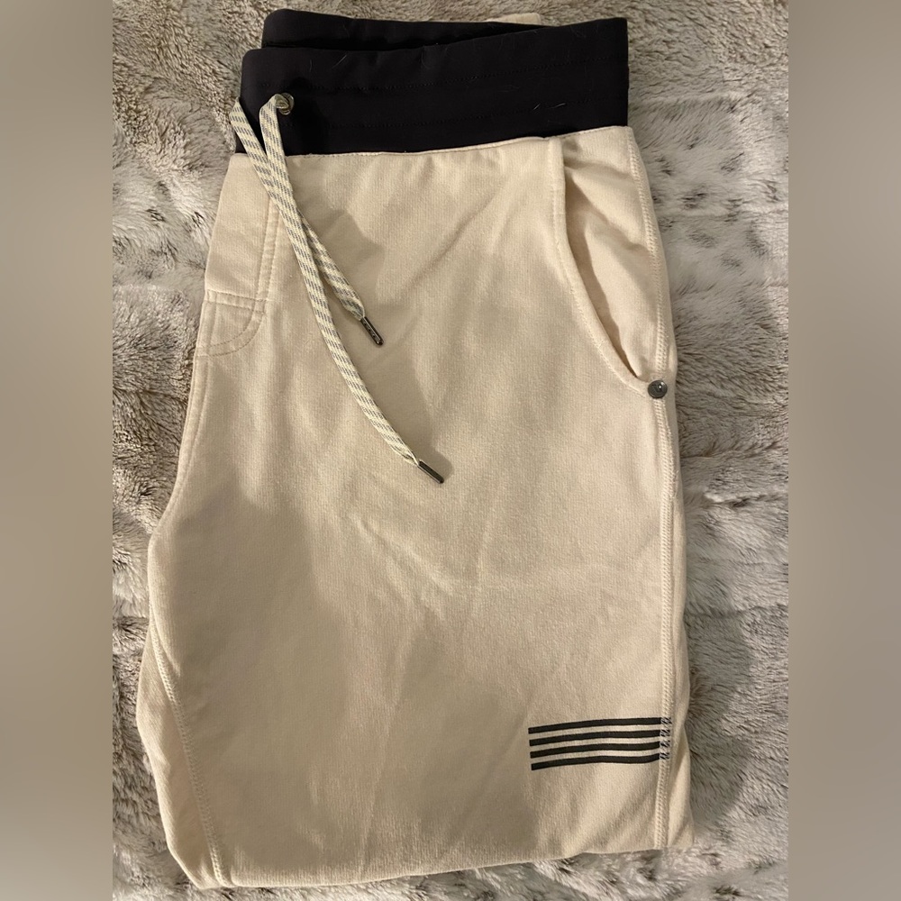Vuori sweats